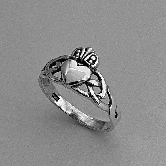 Sterling silver Celtic claddagh ring, claddagh ring, Celtic ring, silver ring - Picture 2 of 9